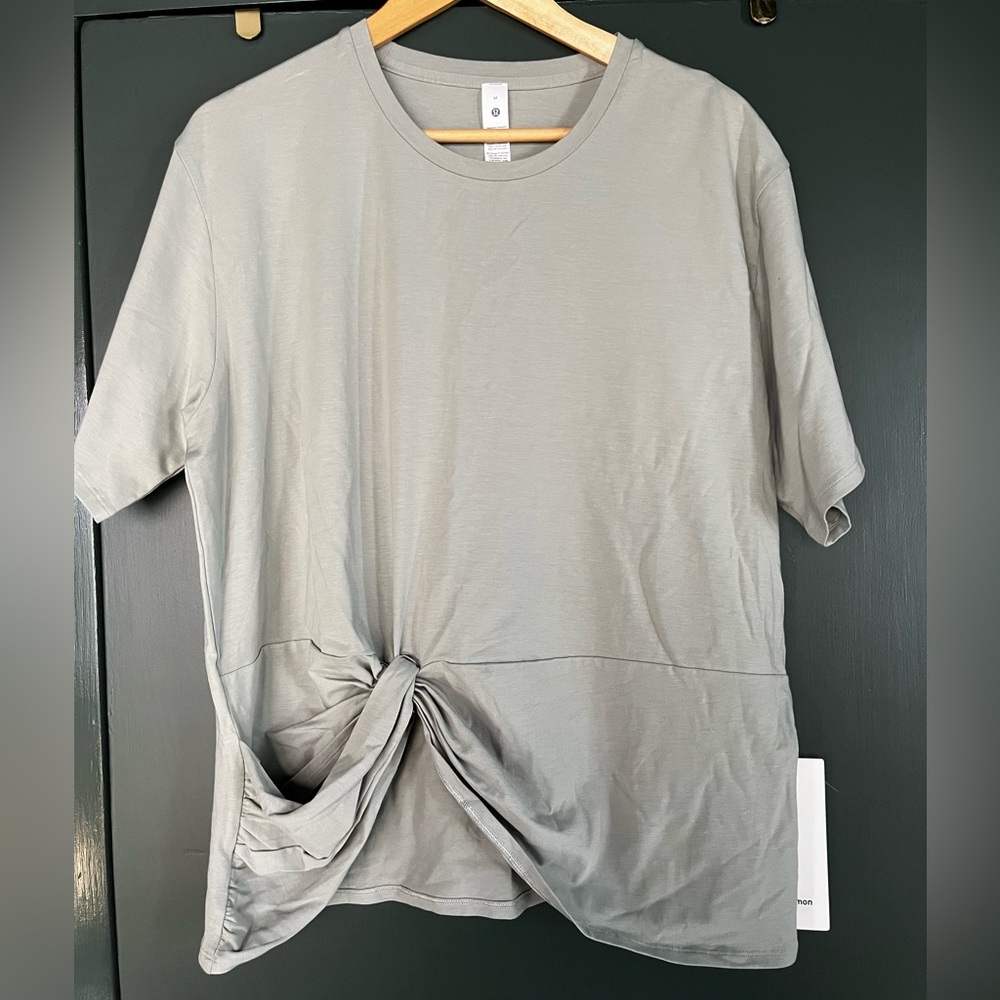 Lululemon twist front oversized tee